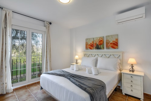 Golfside Apartment for 6 Guests