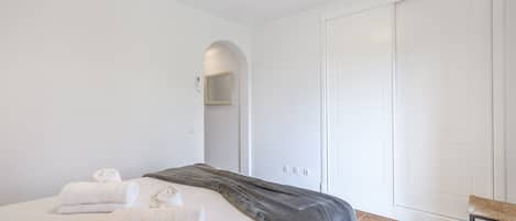 Apartment | 3 bedrooms, iron/ironing board