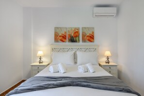 Apartment | 3 bedrooms, iron/ironing board - Golfside Apartment for 6 Guests (Ayamonte)