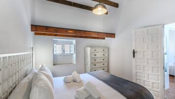 2 chambres, fer et planche à repasser