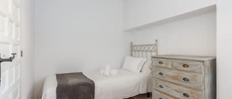 Apartment | 2 bedrooms, iron/ironing board