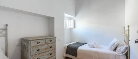 Apartment | 2 bedrooms, iron/ironing board