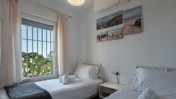4 bedrooms, iron/ironing board