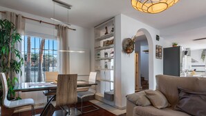 Chalet | Dining