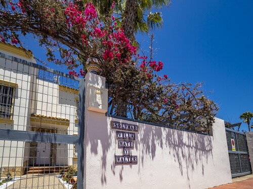 Spacious Chalet Close to the Beach