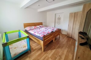 1 bedroom, WiFi, bed sheets