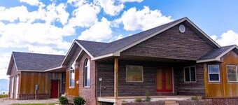 5-bedroom farmhouse near Thayne with WiFi, Near Yellowstone & Grand Teton Parks.