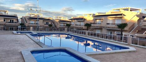 apartman | Medence | Szabadtéri medence