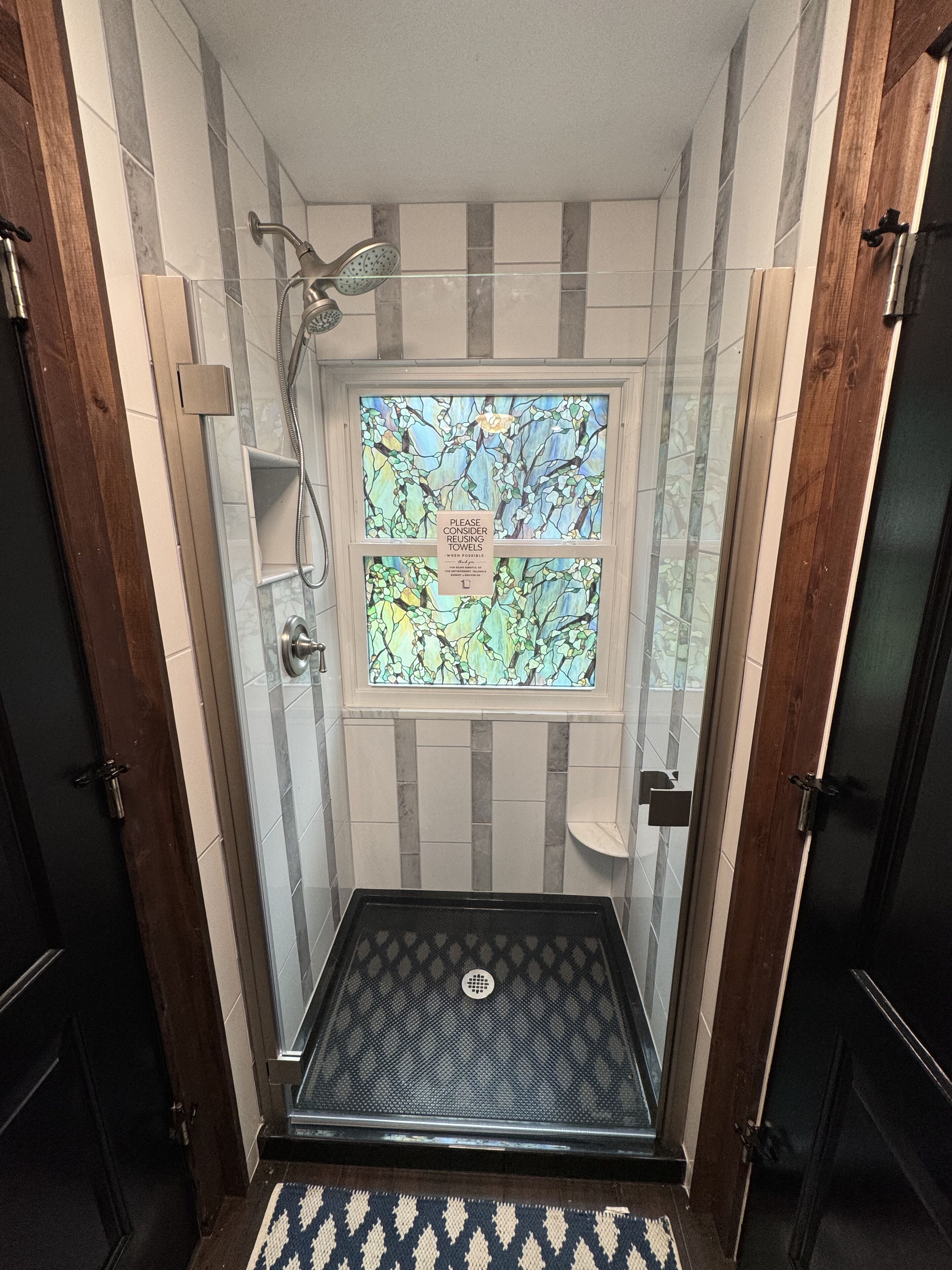 Hair dryer, towels, shampoo, toilet paper