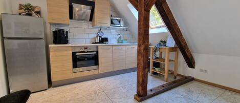 Micro-ondes, four, plaque de cuisson