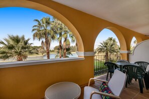 Apartment | Outdoor dining - Retreat for 2 in Isla Canela (Ayamonte)