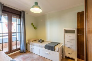 Apartment | 2 bedrooms, iron/ironing board - 2-bedroom Apartment With Pool (Ayamonte)