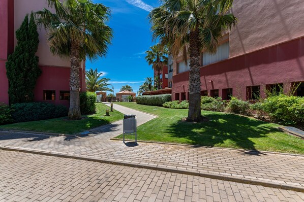 Apartment | Exterior - 2-bedroom Apartment With Pool (Ayamonte)