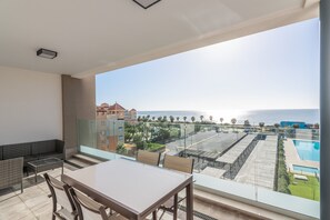 Apartment | Outdoor dining