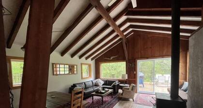 3-bedroom chalet in beautiful Hatley with WiFi