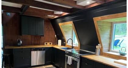 3-bedroom chalet in beautiful Hatley with WiFi