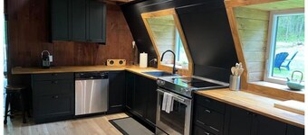 3-bedroom chalet in beautiful Hatley with WiFi