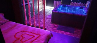 LOVE JACUZZI SUITE FOR 2