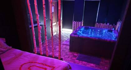 LOVE JACUZZI SUITE FOR 2