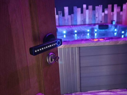 LOVE JACUZZI SUITE FOR 2