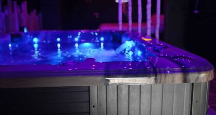 LOVE JACUZZI SUITE FOR 2
