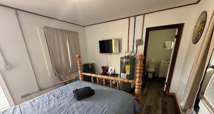 Charming 1-bedroom in roadside motel in Copperhill with bar & grill on-site