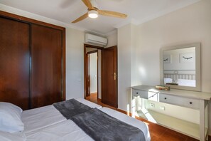 Departamento | 2 habitaciones y tabla de planchar con plancha 