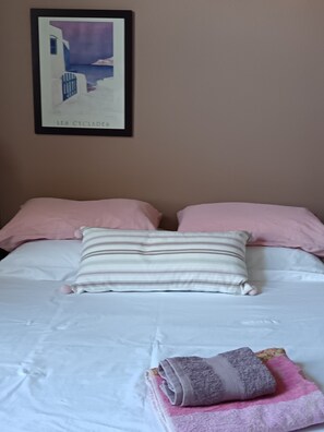 1 chambre, bureau, Wi-Fi gratuit, draps fournis