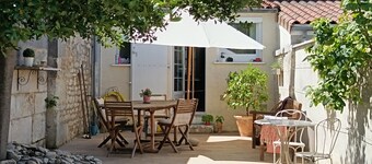 Angoulême: 1 double room/private shower/breakfast included