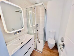 Apartment | Bathroom