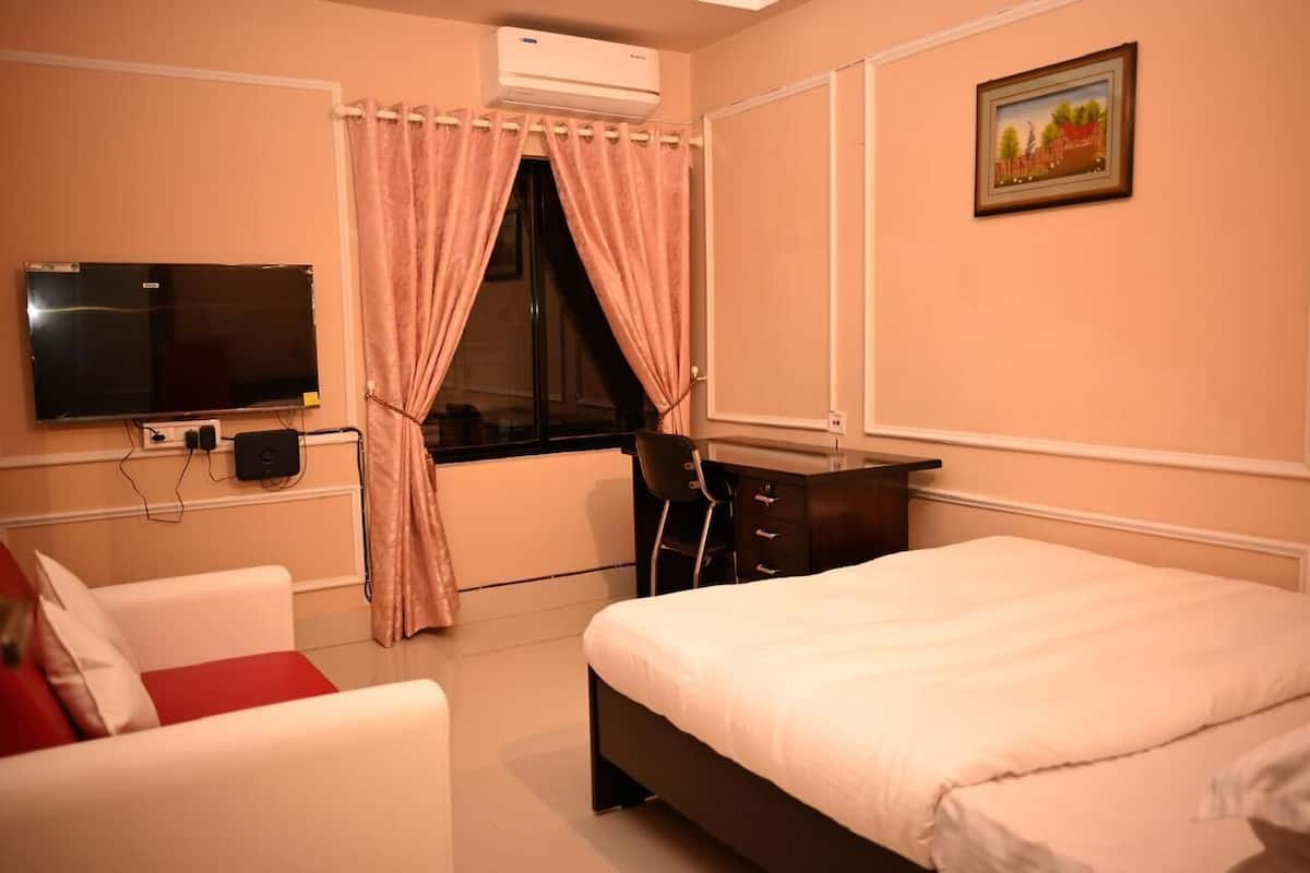 Superior Quadruple Room, Balcony, Hill View | Desk, free WiFi