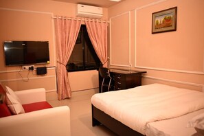 Superior Quadruple Room, Balcony, Hill View | Desk, free WiFi