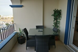 Apartment | Outdoor dining - Seaside Apartment in Punta del Moral (Ayamonte)