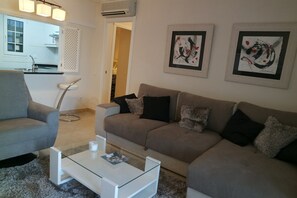 Apartment | Living room