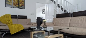 Leyland Road Retreat - 4 Bedroom House