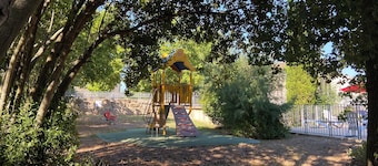 APPARTEMENT garden level, cosy single storey, sleeps 4 in 3*** residence