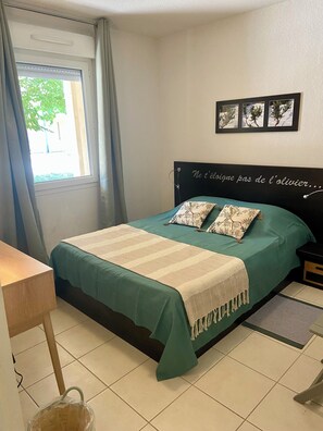 2 chambres, fer et planche à repasser, lit parapluie, Wi-Fi gratuit