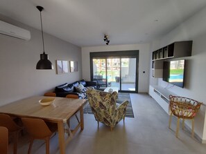Living room - Sunny Flat With Pool in El Raso (Guardamar del Segura)
