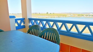Apartment | Outdoor dining - Marina Apartment in Punta del (Ayamonte)