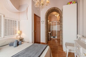 Apartment | 2 bedrooms, iron/ironing board