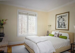 5 habitaciones, tabla de planchar con plancha, wifi y ropa de cama 