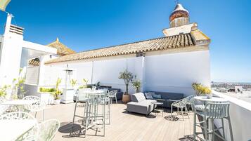 Apartment | Outdoor dining