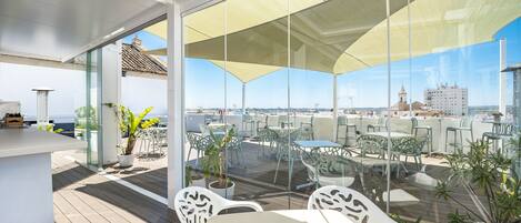 Apartment | Outdoor dining