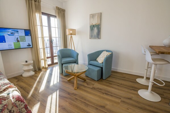 Apartment | Living room - Aparthotel Room With bar Terrace (Ayamonte)