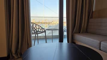 Phòng Suite Deluxe, ban công, quang cảnh bến du thuyền | Quang cảnh từ phòng