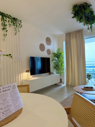 Cozy 2BR Beach Flat with Pool – Salt & Kozee