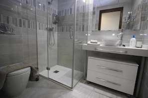 Apartment | Bathroom