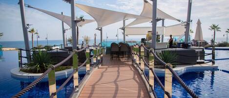 Apartment | Pool | Outdoor pool