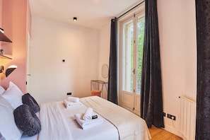 1 chambre, fer et planche à repasser, lit parapluie, Wi-Fi