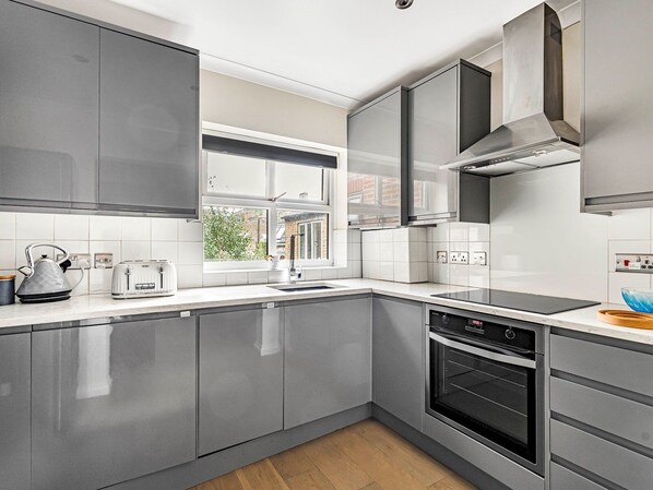 Fridge, microwave, oven, dishwasher